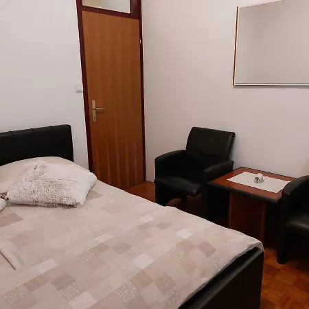 Amfora Near Arena Appartement *